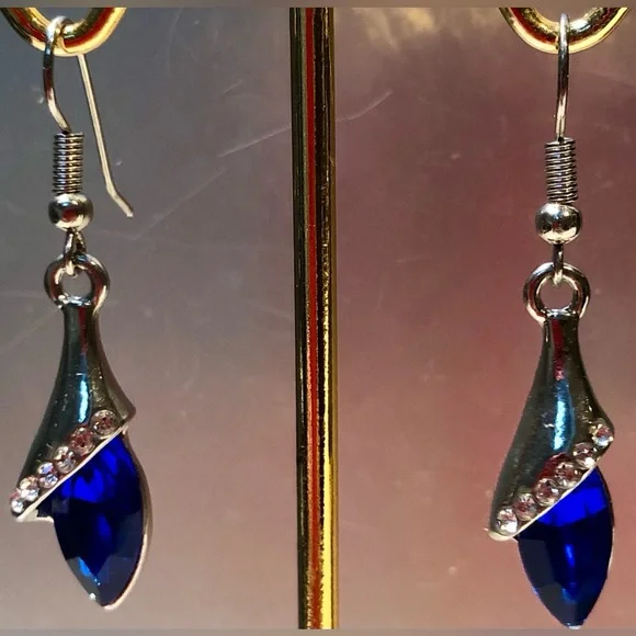 VINTAGE necklace and earring set Silver Blue teardrop crystal Upcycled Elegant - Picture 4 of 14